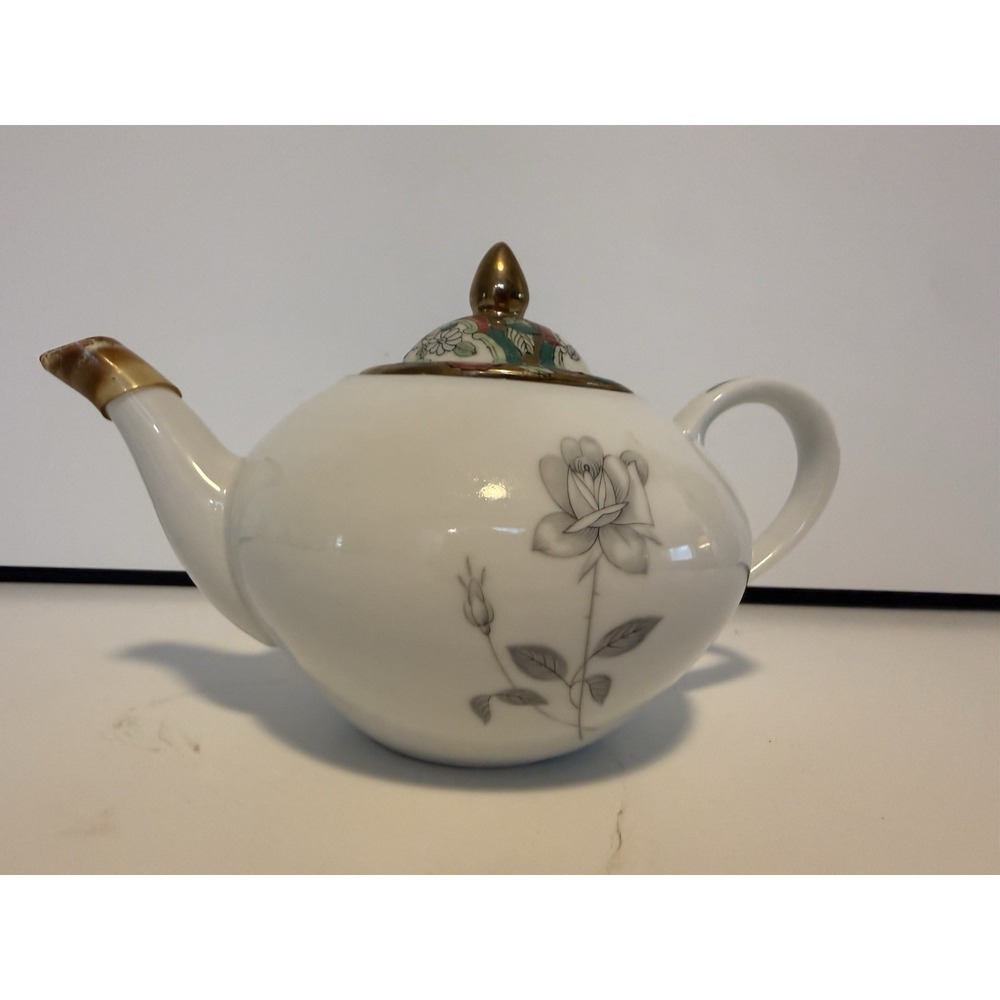 Vintage Queen's Royal Fine China Japan Teapot Gold‎ Floral Mid Century Porcelain